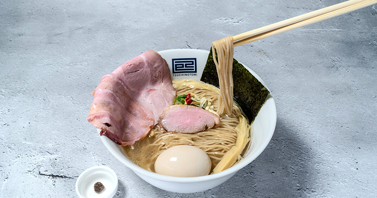 鴨✖︎鶏✖︎豚　きのこ香る 淡麗塩らーめん