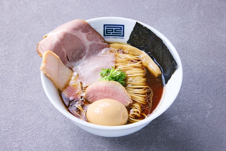 鴨✖︎鶏✖︎豚 味玉淡麗醤油らーめん