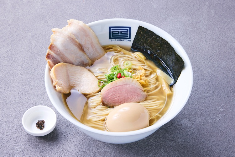 鴨✖︎鶏✖︎豚 きのこ香る 味玉淡麗塩らーめん