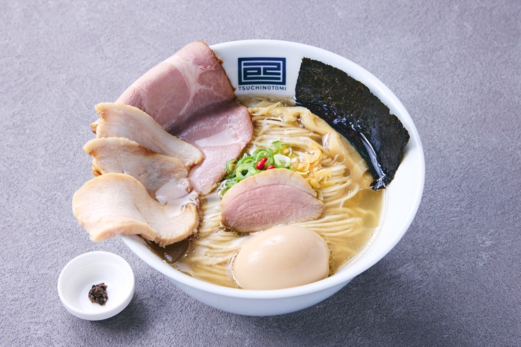 鴨✖︎鶏✖︎豚 きのこ香る 特製淡麗塩らーめん