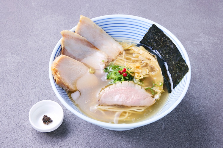 鴨✖︎鶏✖︎豚 ハーフらーめん(きのこ香る塩)