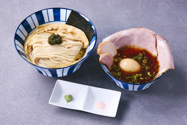 鴨✖︎鶏✖︎豚出汁 特製醤油つけ麺