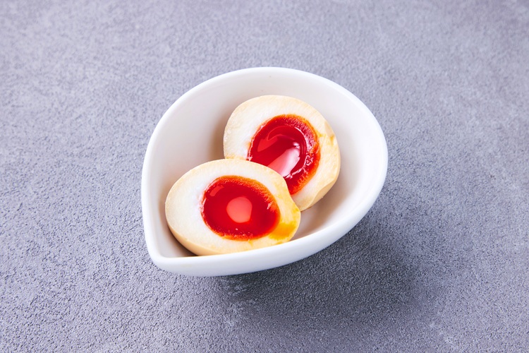 真っ赤卵の温味玉