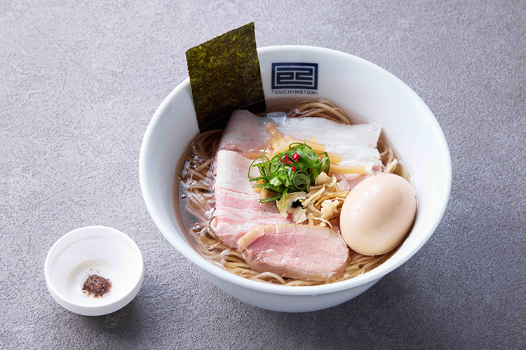 鴨✖︎鶏✖︎豚 きのこ香る 味玉淡麗塩らーめん