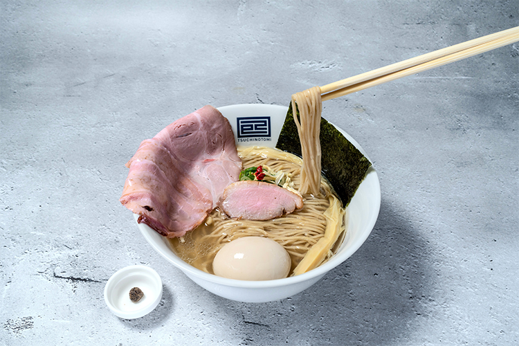鴨✖︎鶏✖︎豚 きのこ香る 特製淡麗塩らーめん