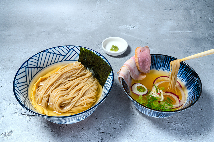 鴨×鶏×豚出汁 きのこ香る 塩つけ麺